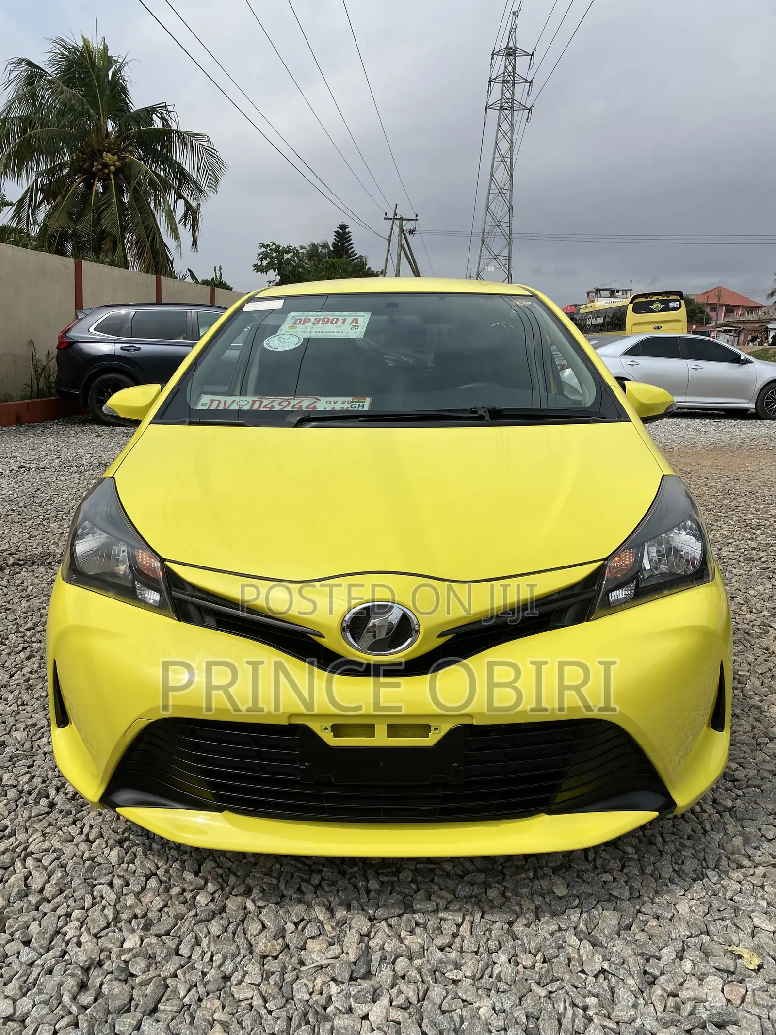 Toyota Vitz 1.3 AWD 5dr 2015 Yellow