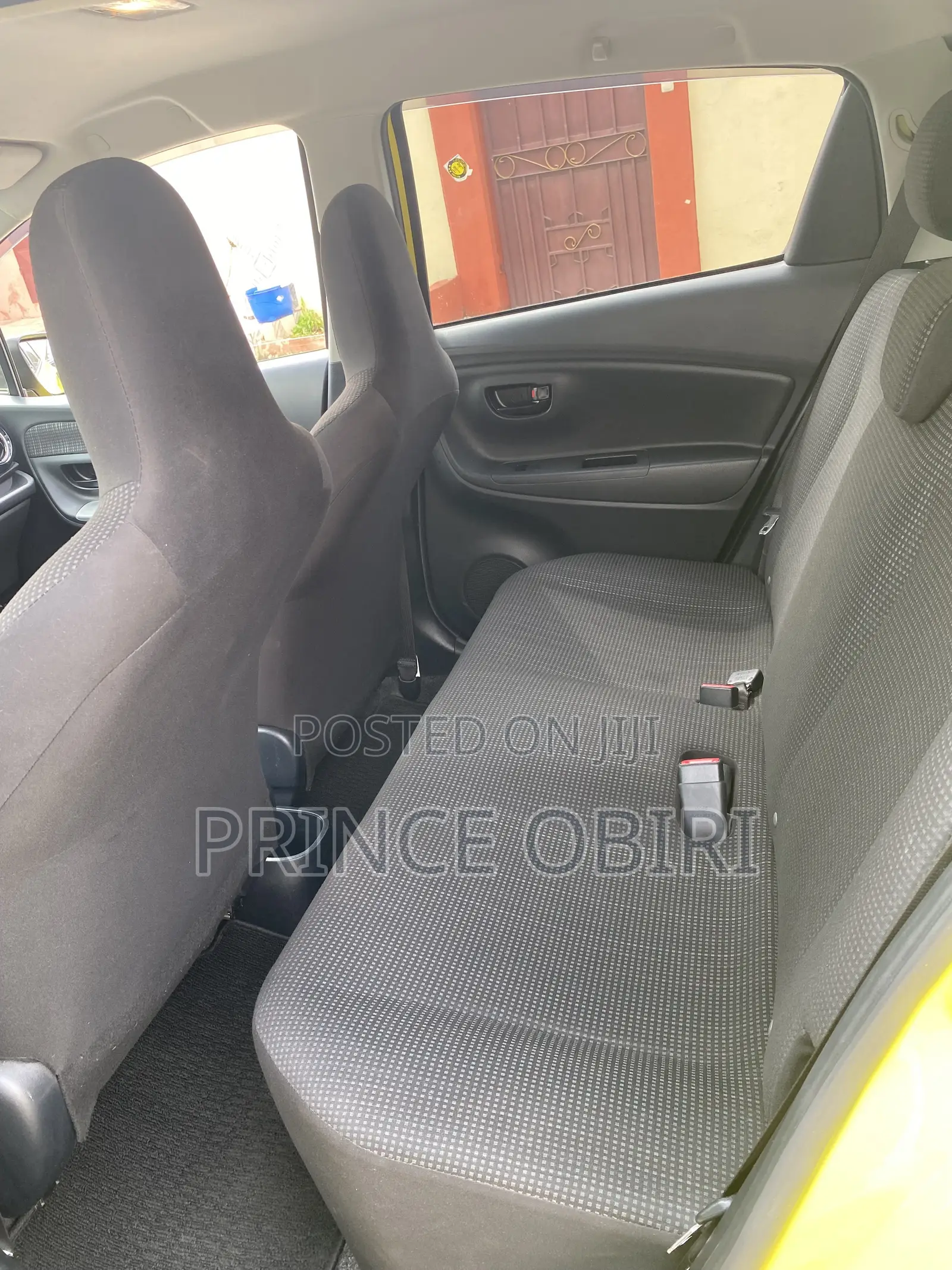 Toyota Vitz 1.3 AWD 5dr 2015 Yellow
