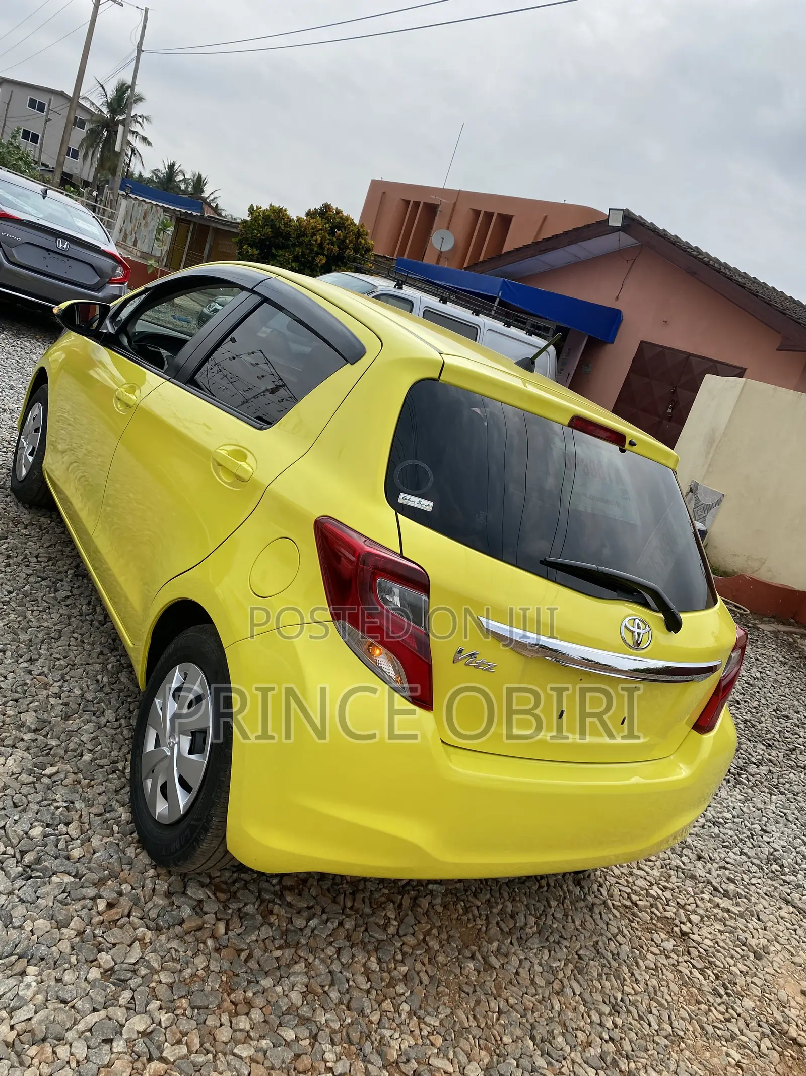 Toyota Vitz 1.3 AWD 5dr 2015 Yellow