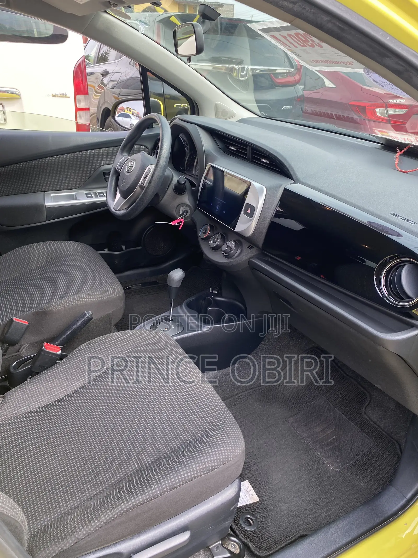 Toyota Vitz 1.3 AWD 5dr 2015 Yellow
