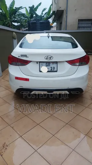 Hyundai Elantra 2013 White