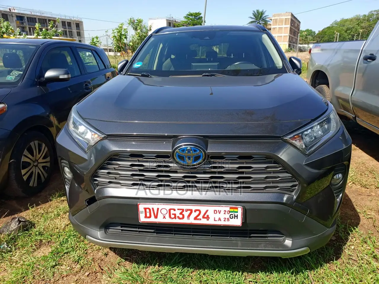 Toyota RAV4 XLE 2021 Gray