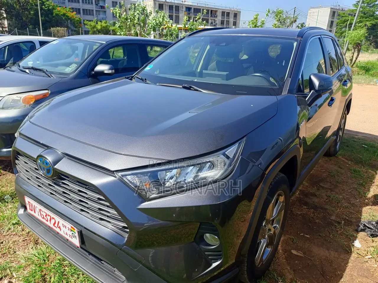 Toyota RAV4 XLE 2021 Gray
