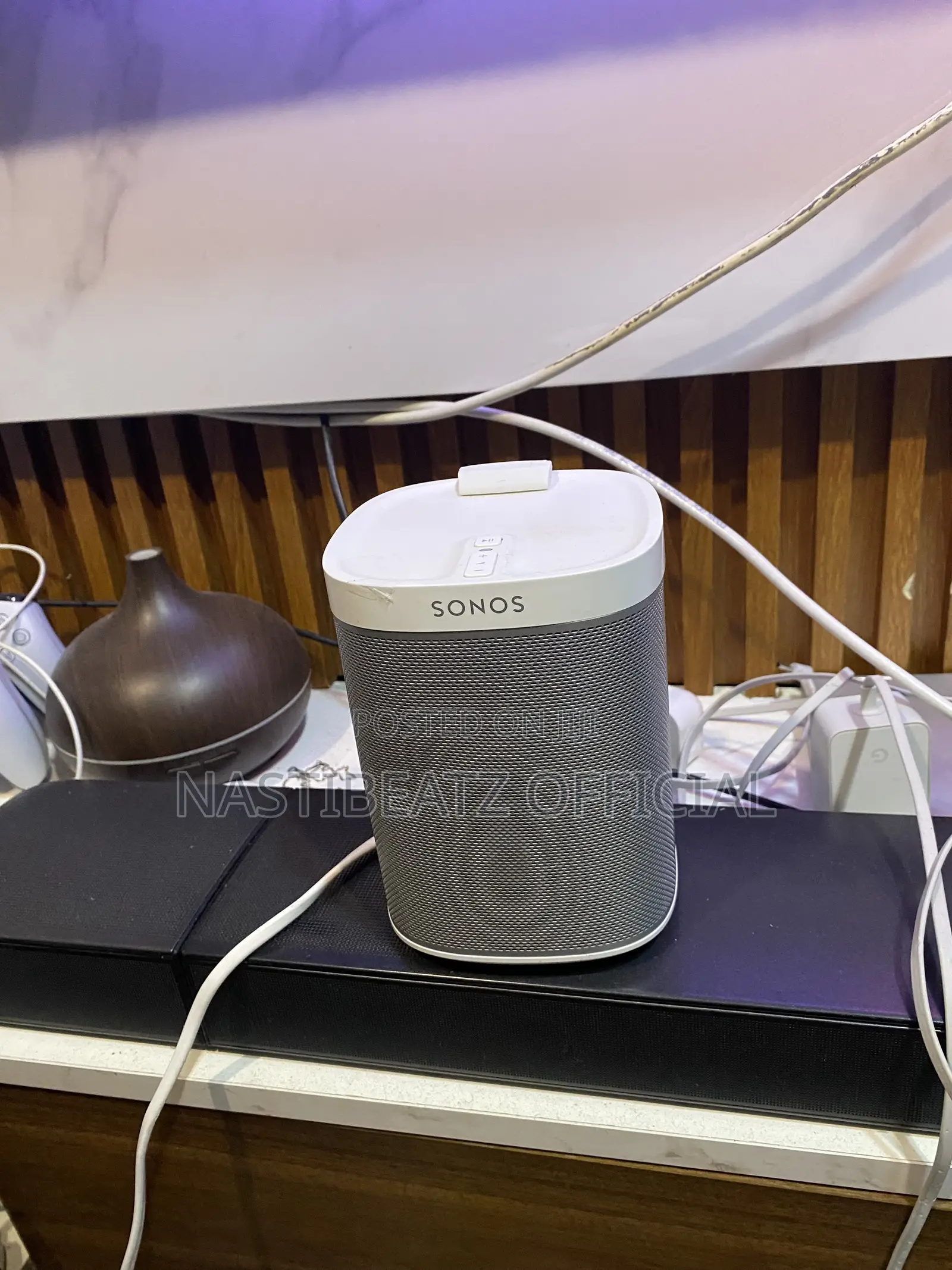 Two Sonos Play 1 Black and White