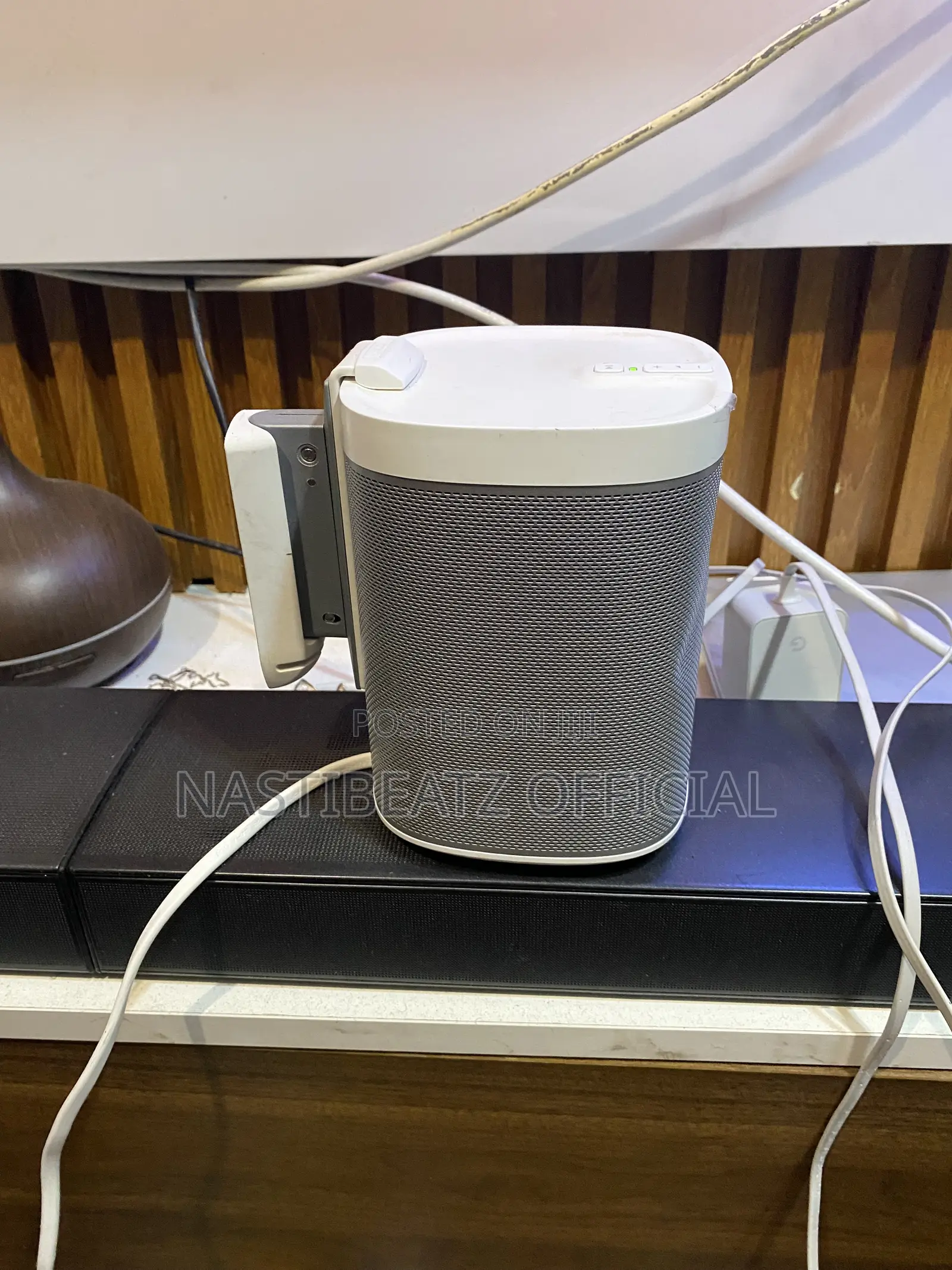 Two Sonos Play 1 Black and White