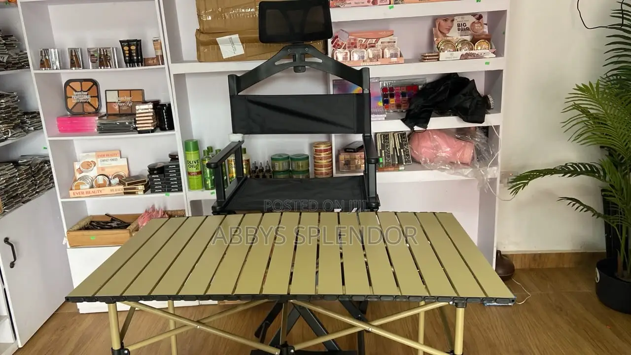 Foldable Stylist Table