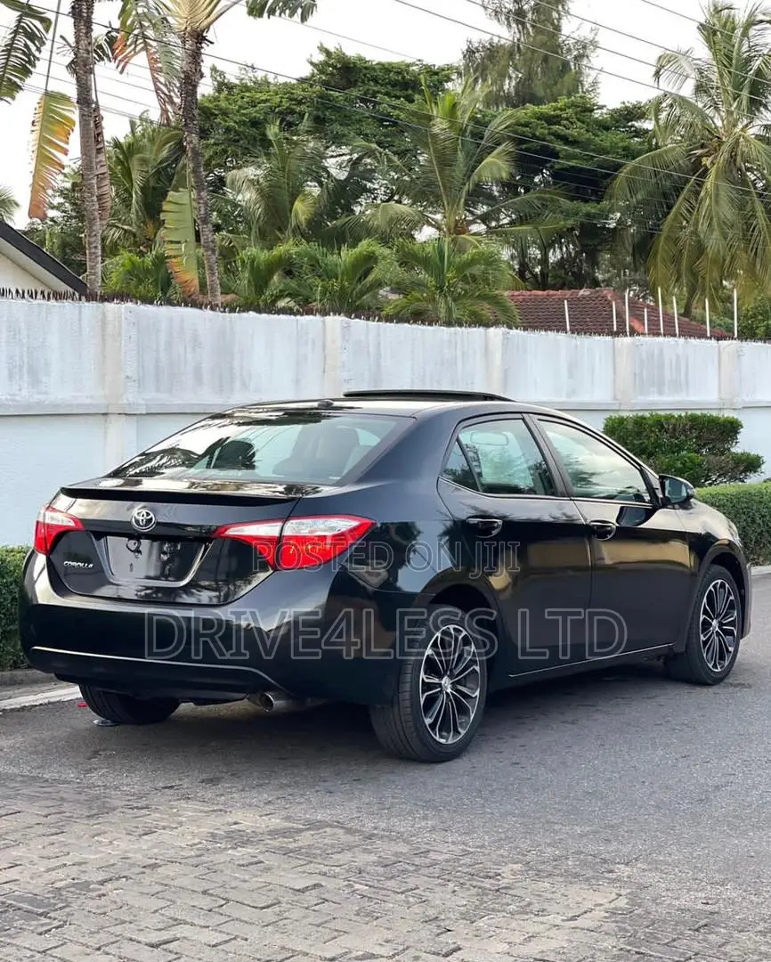 Toyota Corolla 2016 Black