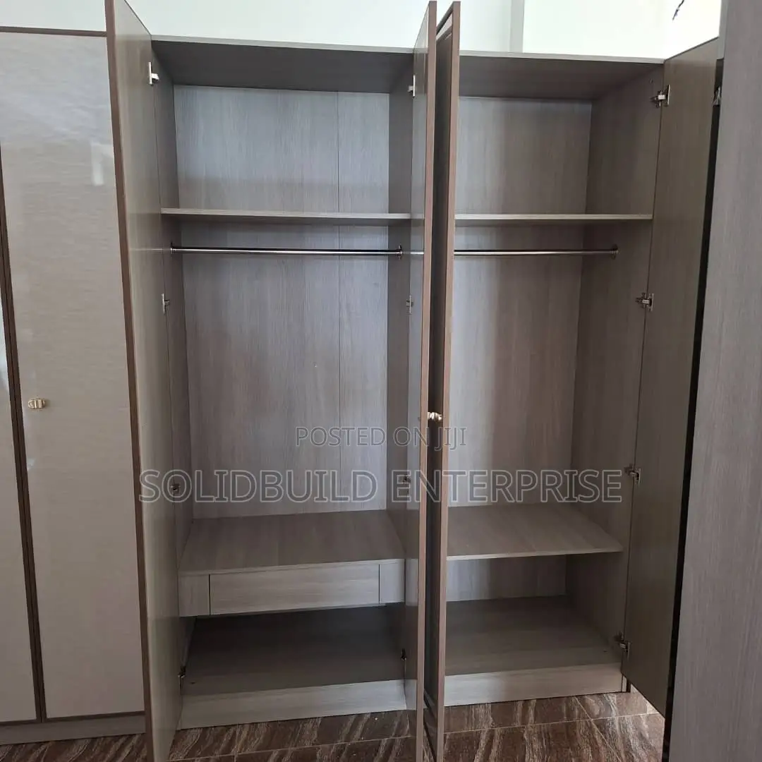 Clothes Wardrobe