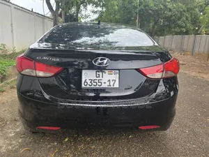 Hyundai Elantra Limited Sedan FWD (1.8L 4cyl 6A) 2013 Silver