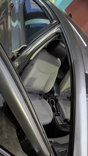 Hyundai Elantra Limited Sedan FWD (1.8L 4cyl 6A) 2013 Gray
