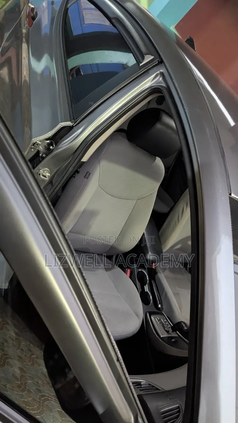 Hyundai Elantra Limited Sedan FWD (1.8L 4cyl 6A) 2013 Gray
