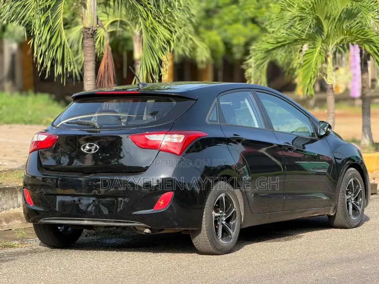 Hyundai Elantra Sport Sedan FWD (2.0L 4cyl 6A) 2016 Black