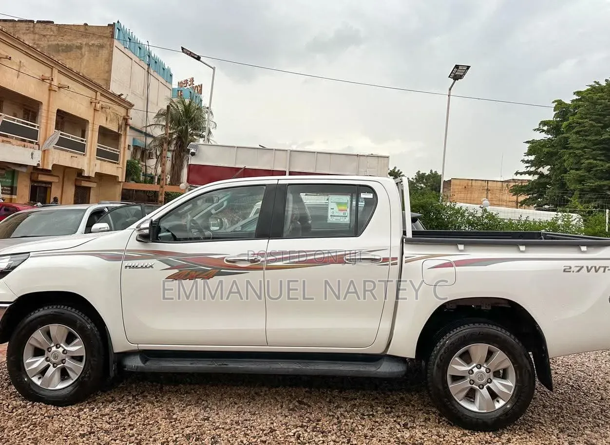 Toyota Hilux 2017 White