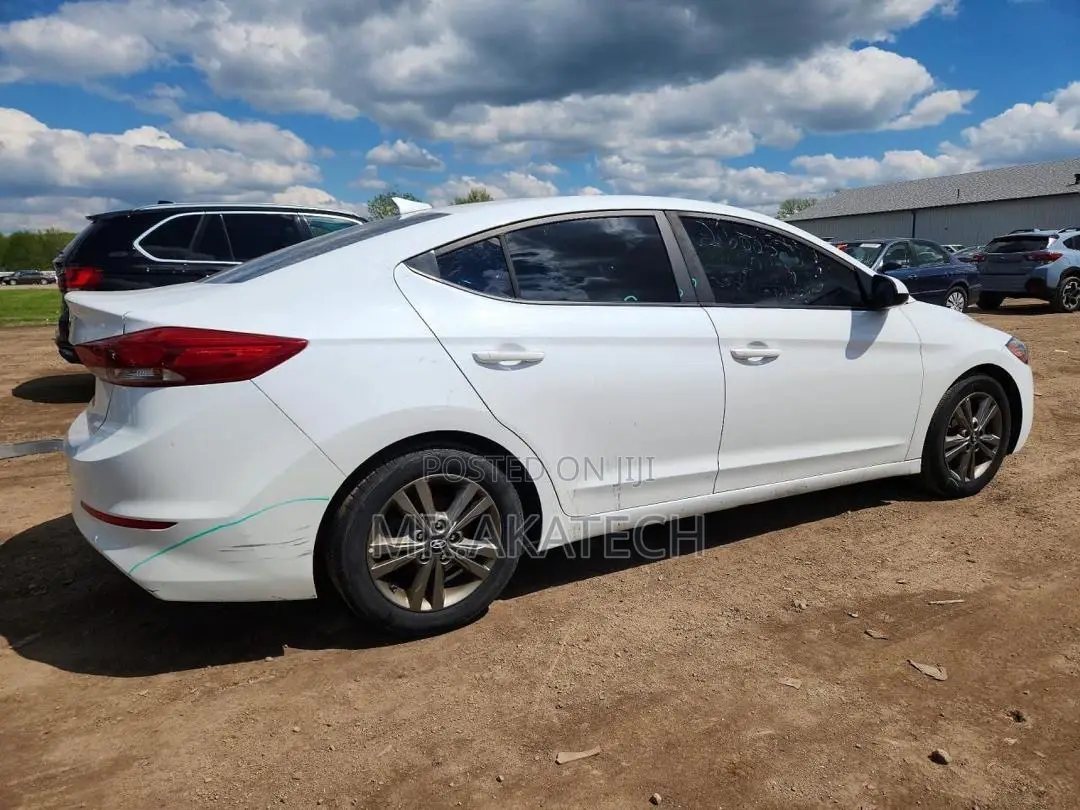 Hyundai Elantra Limited 2018 White
