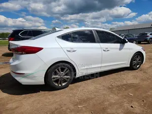 Hyundai Elantra Limited 2018 White