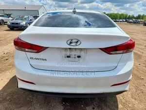 Hyundai Elantra Limited 2018 White