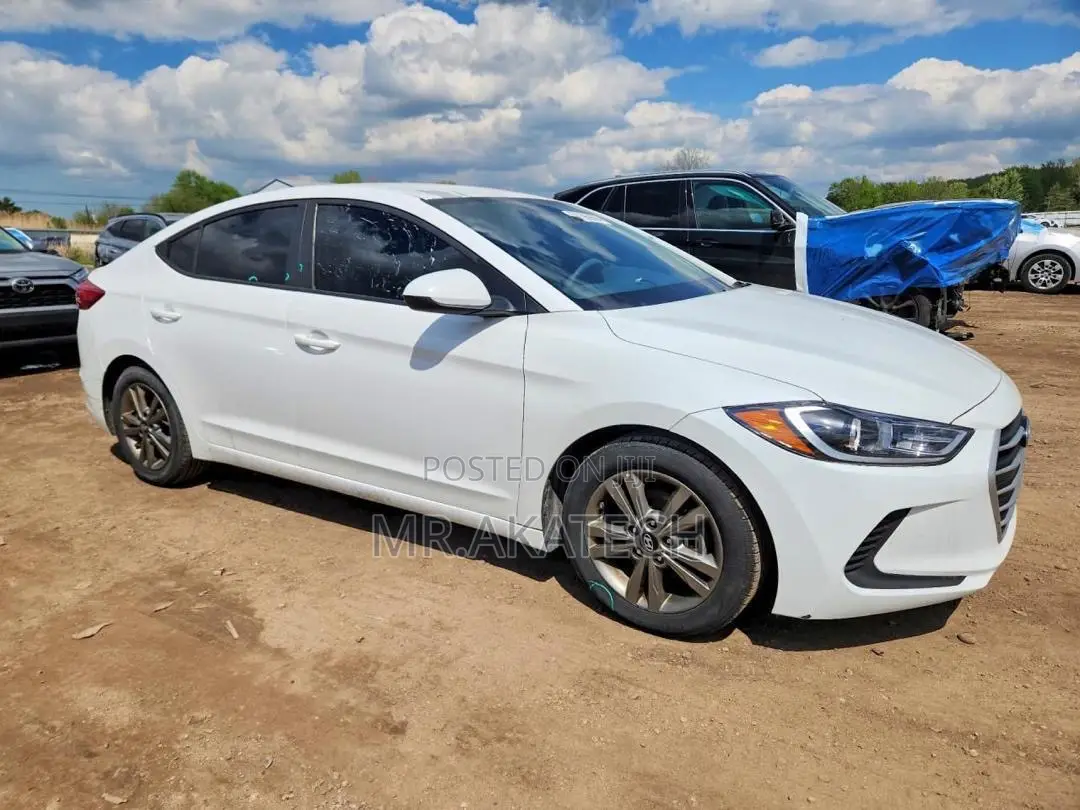 Hyundai Elantra Limited 2018 White