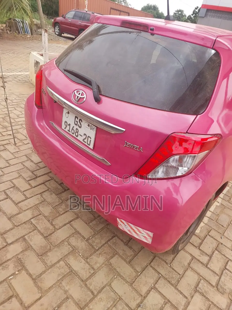 Toyota Vitz 1.0 FWD 5dr 2011 Pink