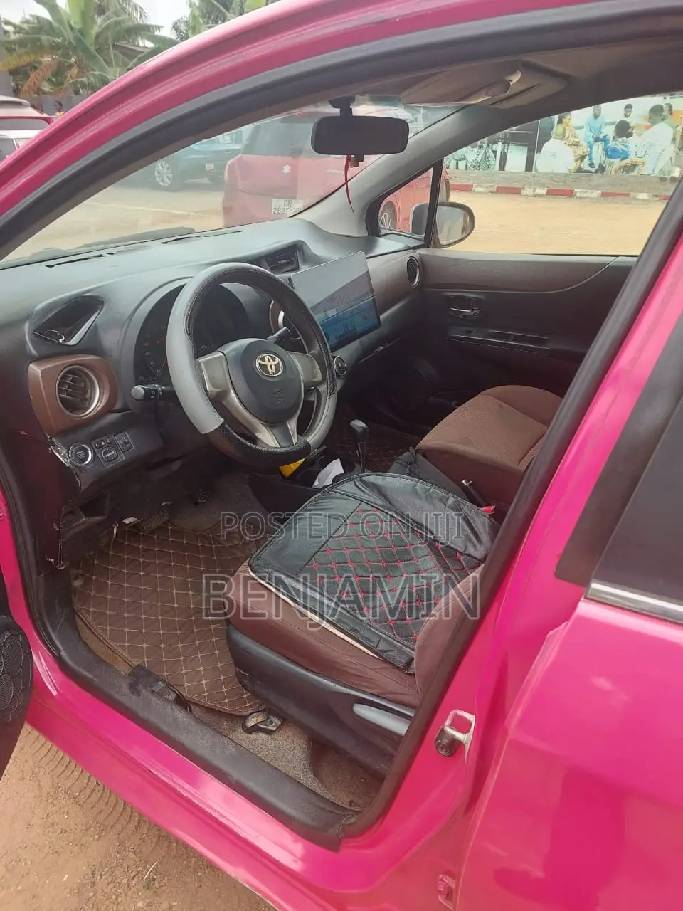 Toyota Vitz 1.0 FWD 5dr 2011 Pink