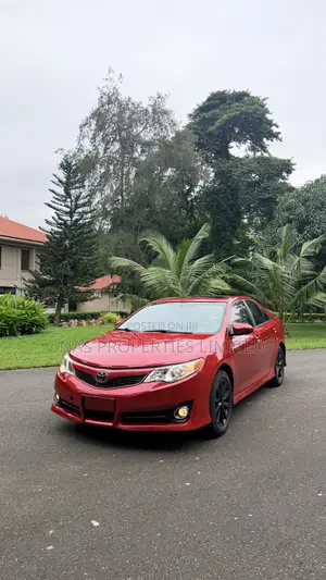 Toyota Camry XLE 4dr Sedan (2.5L 4cyl 6A) 2014 Red