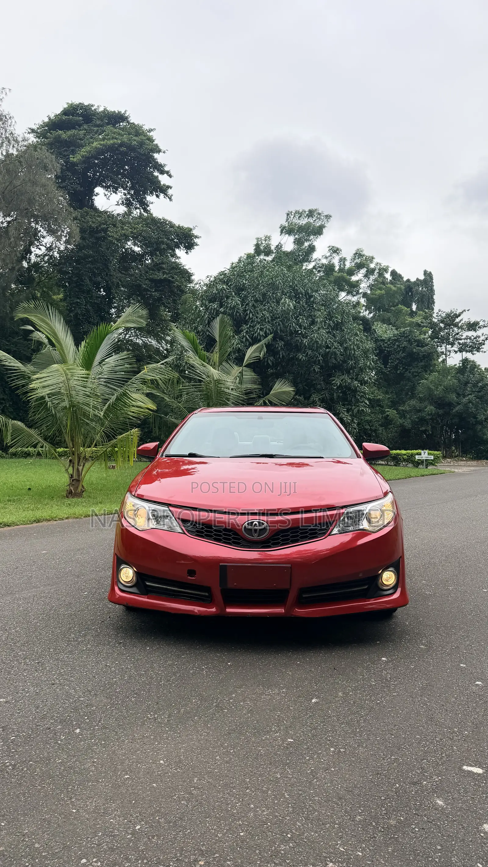 Toyota Camry XLE 4dr Sedan (2.5L 4cyl 6A) 2014 Red