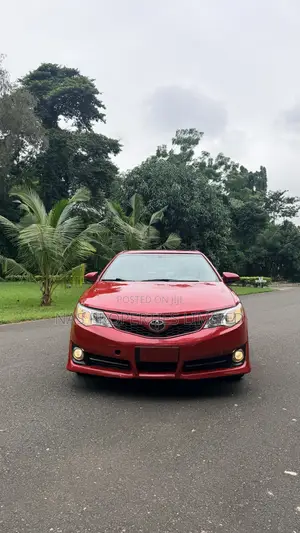 Toyota Camry XLE 4dr Sedan (2.5L 4cyl 6A) 2014 Red