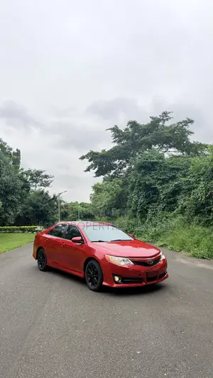 Toyota Camry XLE 4dr Sedan (2.5L 4cyl 6A) 2014 Red