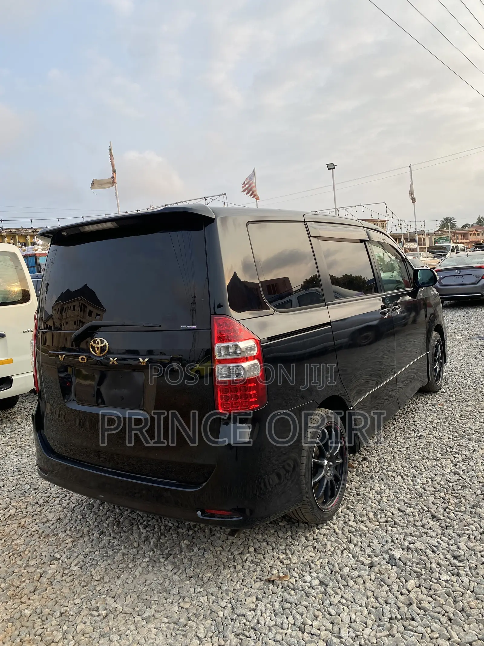 Toyota Voxy ZS 4WD 8-Seater 2013 Black