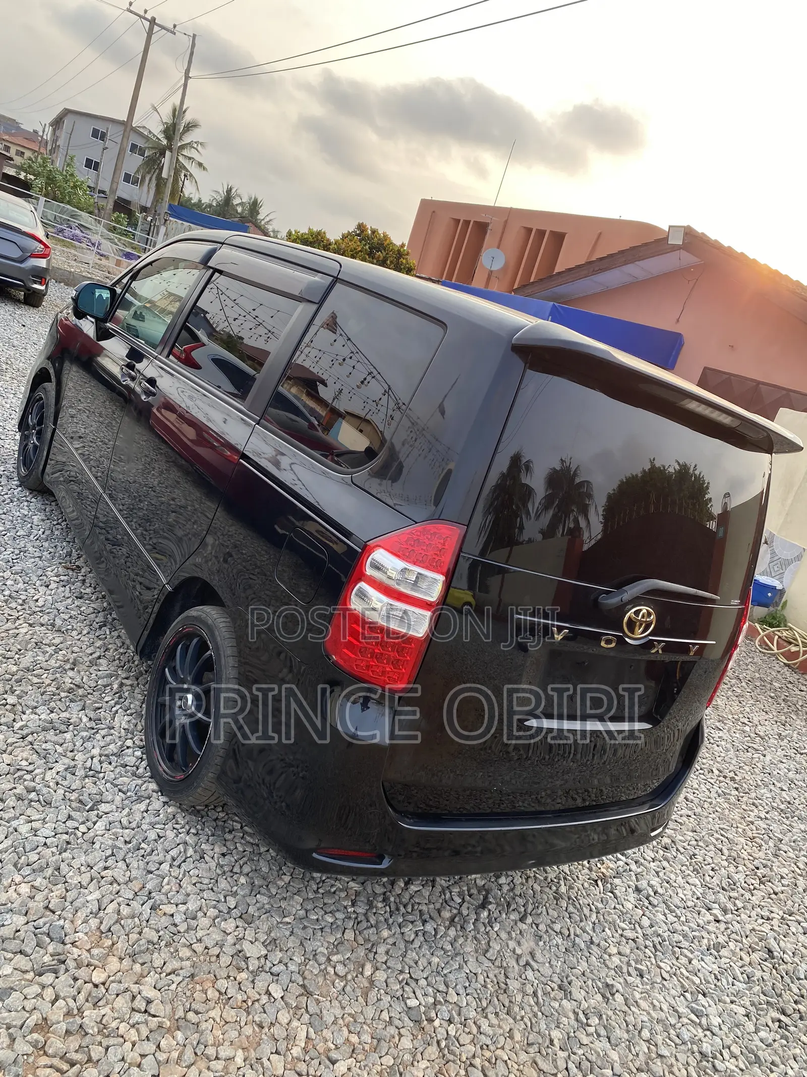 Toyota Voxy ZS 4WD 8-Seater 2013 Black