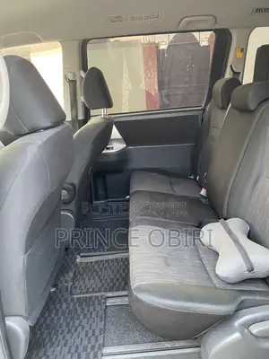 Toyota Voxy ZS 4WD 8-Seater 2013 Black