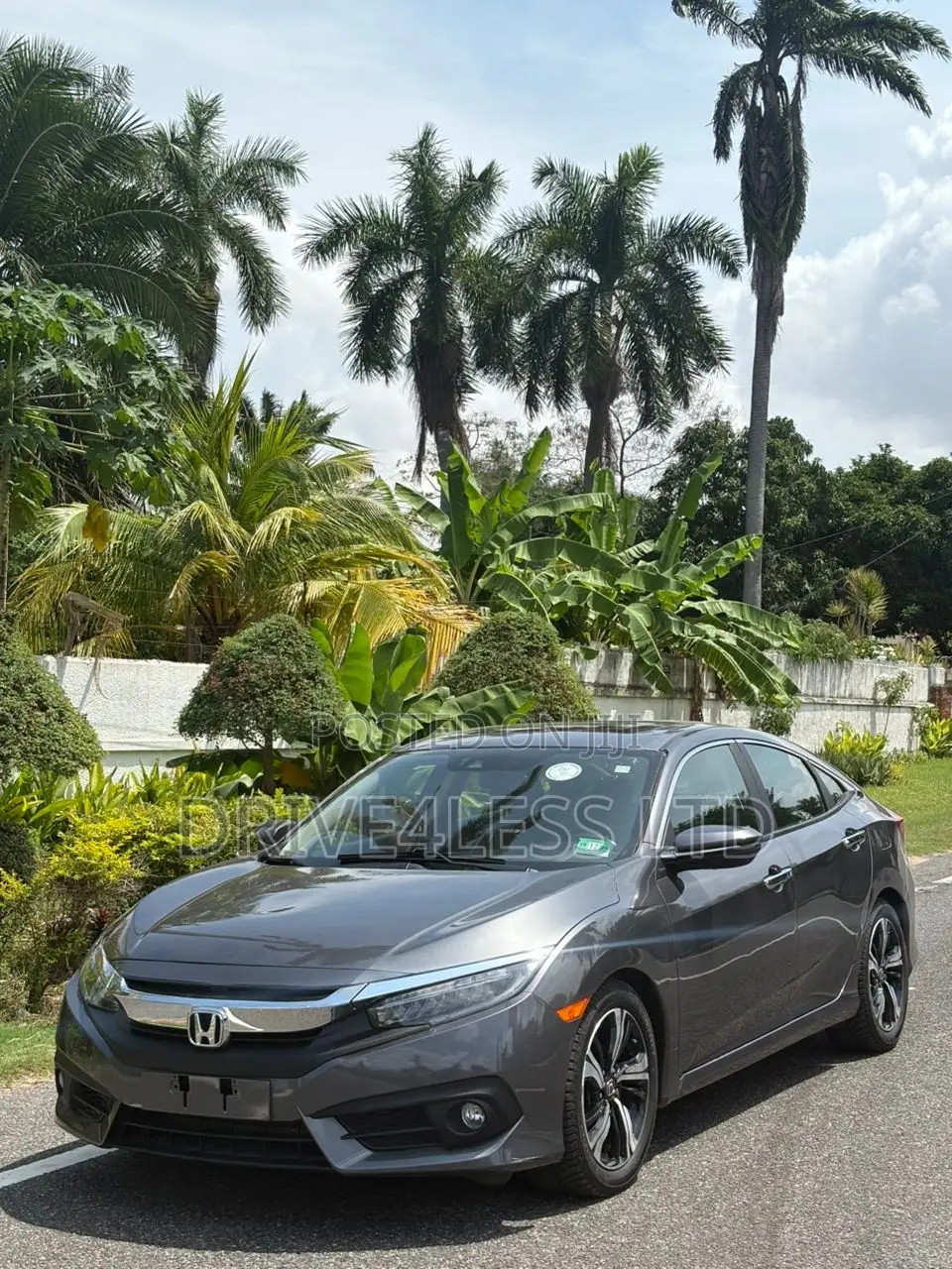 Honda Civic Touring 4dr Sedan (1.5L 4cyl) 2017 Gray