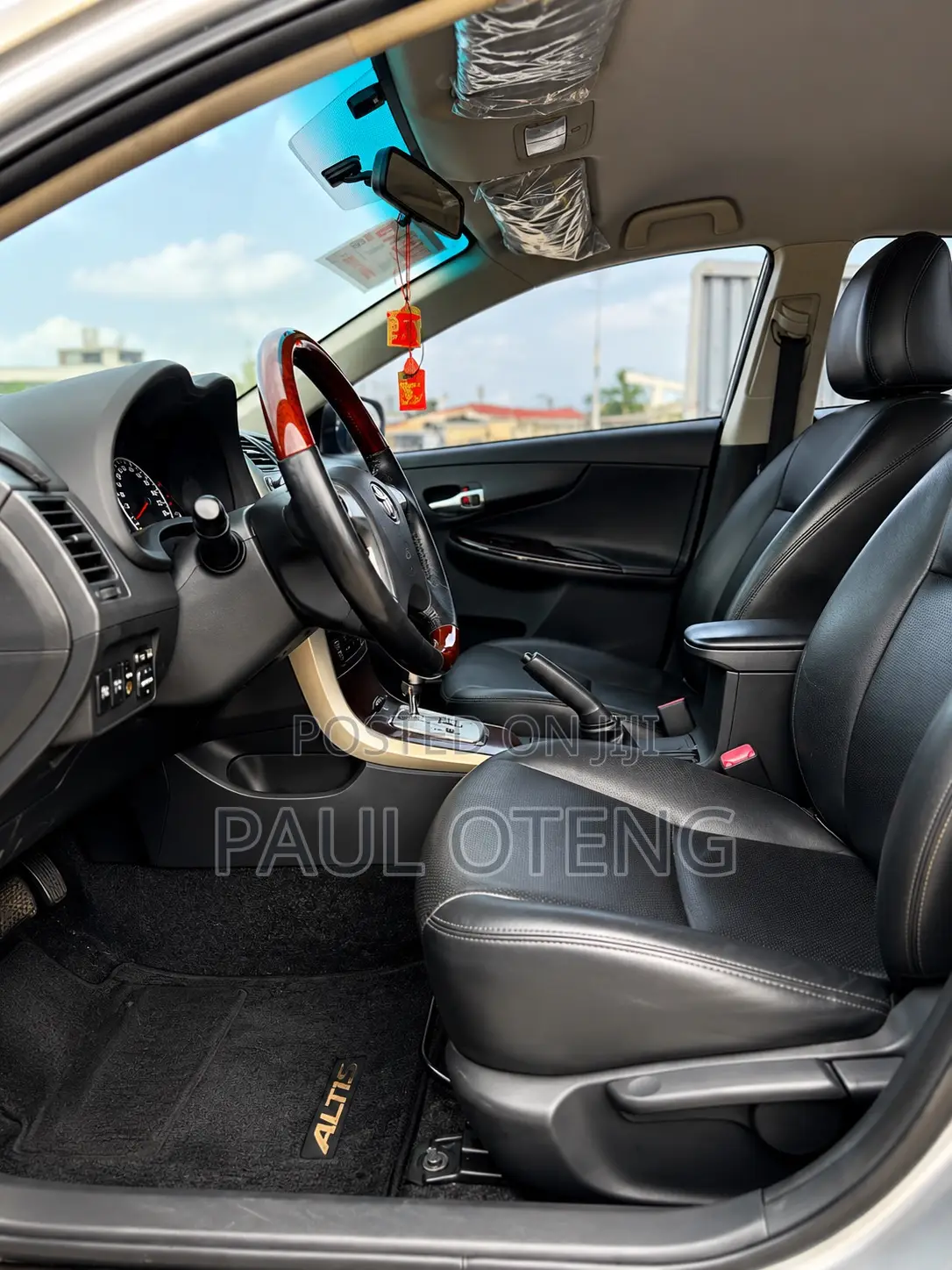 Toyota Corolla LE Special Edition 4dr Sedan (1.8L 4cyl 4A) 2013 Silver
