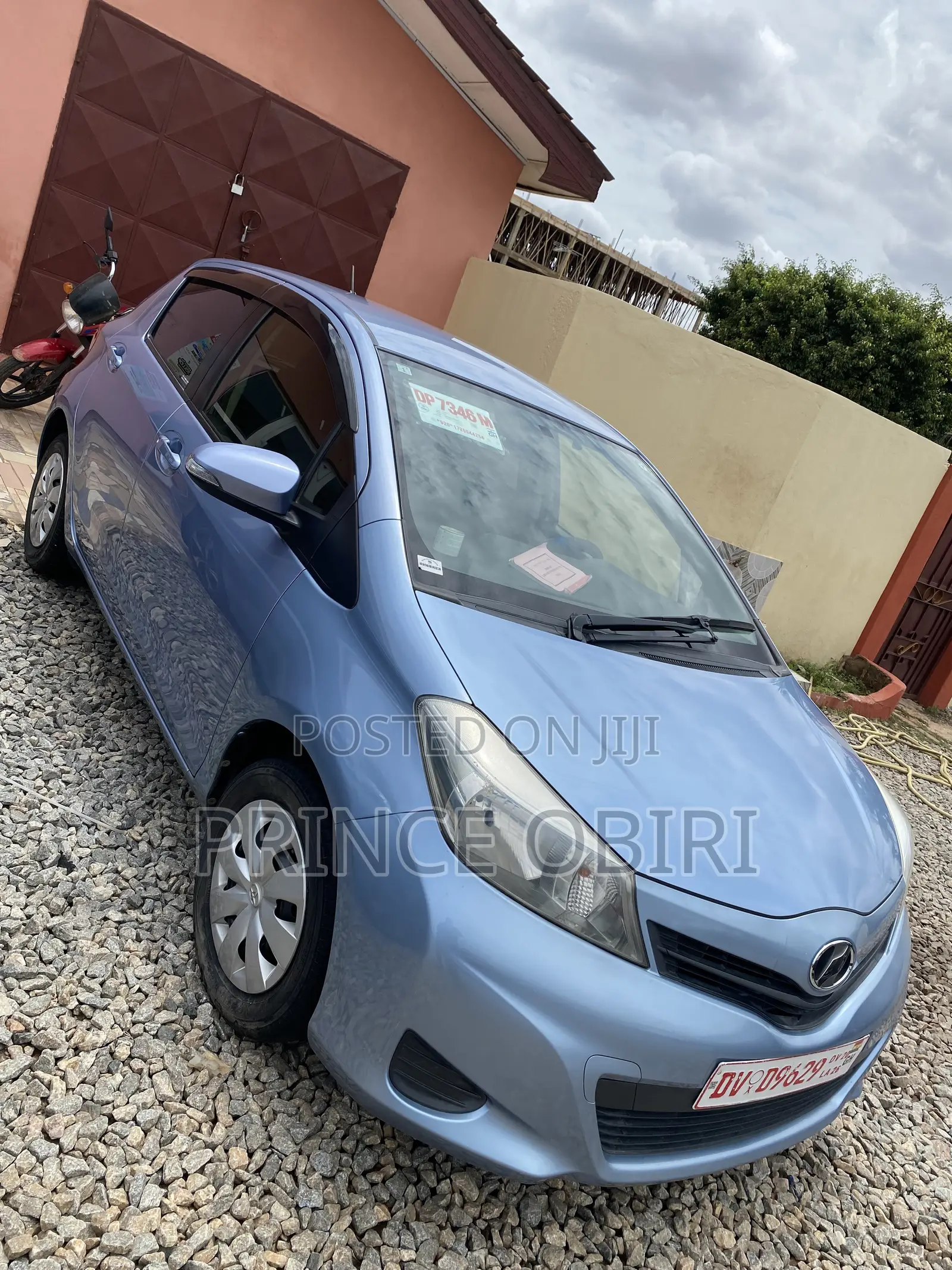 Toyota Vitz 1.3 AWD 5dr 2012 Blue