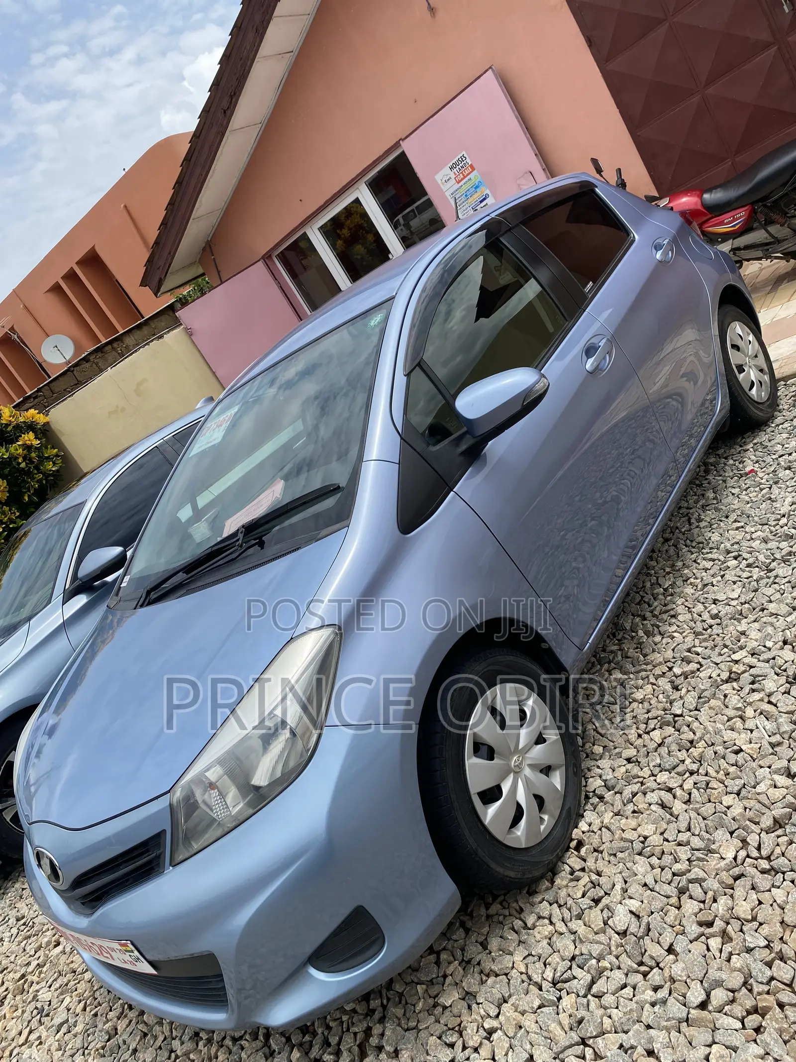 Toyota Vitz 1.3 AWD 5dr 2012 Blue