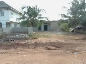 7bdrm Apartment in Ghana Flag for sale