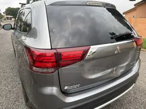 Mitsubishi Outlander ES AWC 2016 Gray