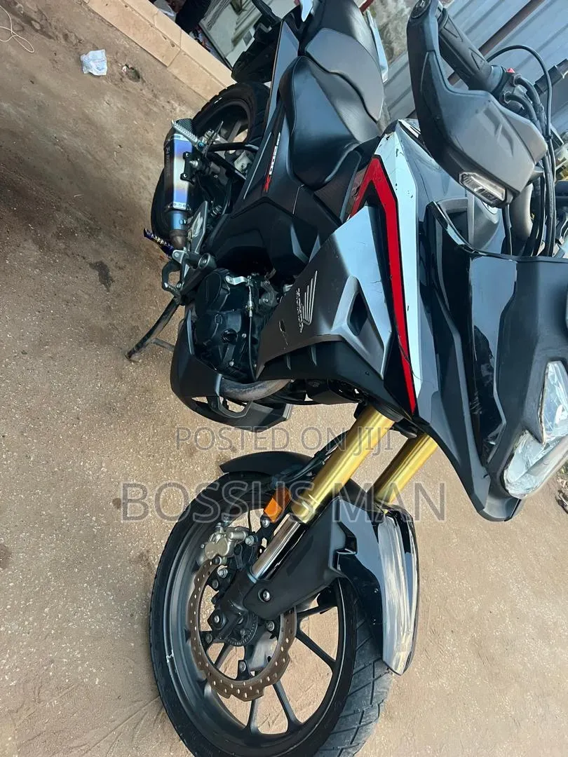 Honda CB 2025 Black