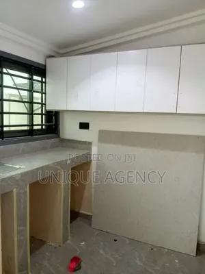 7bdrm Apartment in Ghana Flag for sale