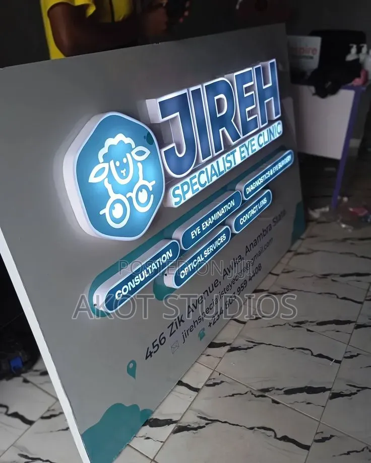 3D and 2D Signage