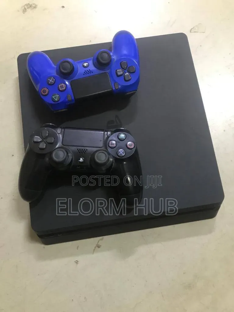 PS4 Slim 2 Controllers 6 Games