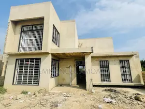 5bdrm House in Amoah, Takoradi for sale