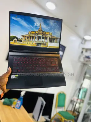 Laptop MSI GF63 16GB Intel Core i5 HDD+SSD 1.5T