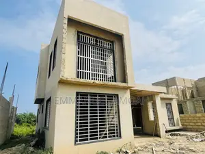 5bdrm House in Amoah, Takoradi for sale