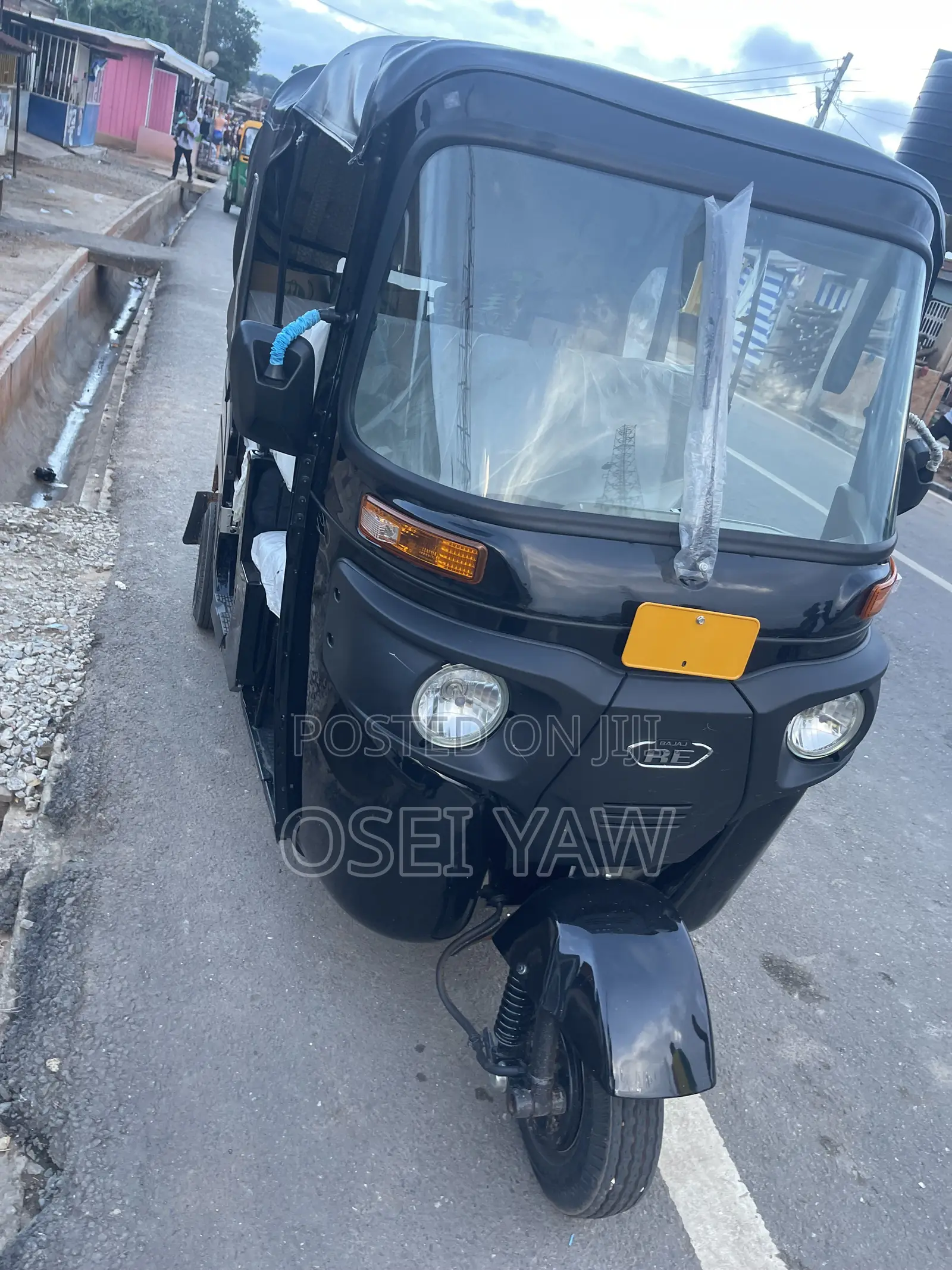 New Bajaj RE 2026 Black