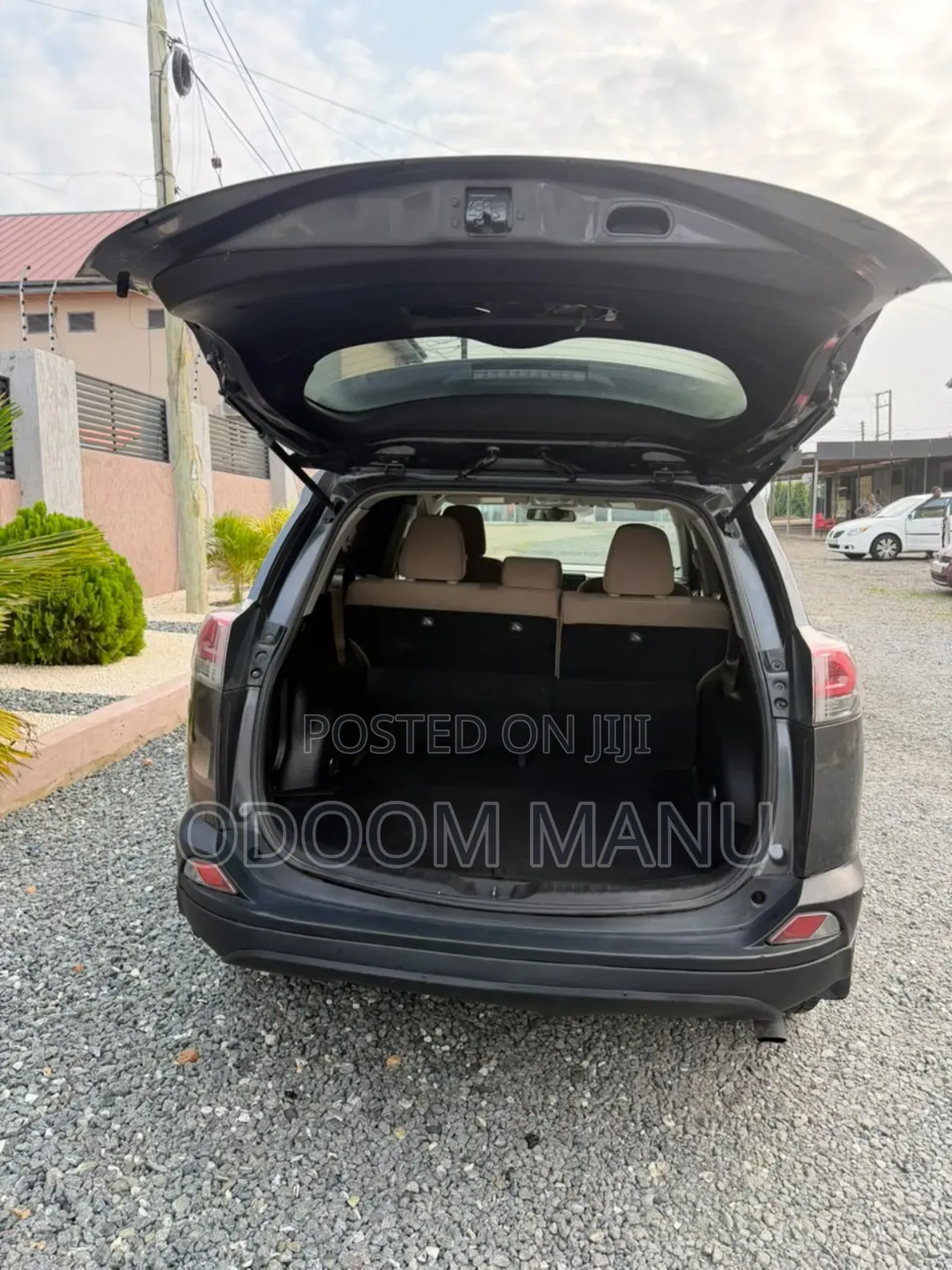 Toyota RAV4 XLE AWD (2.5L 4cyl 6A) 2017 Gray