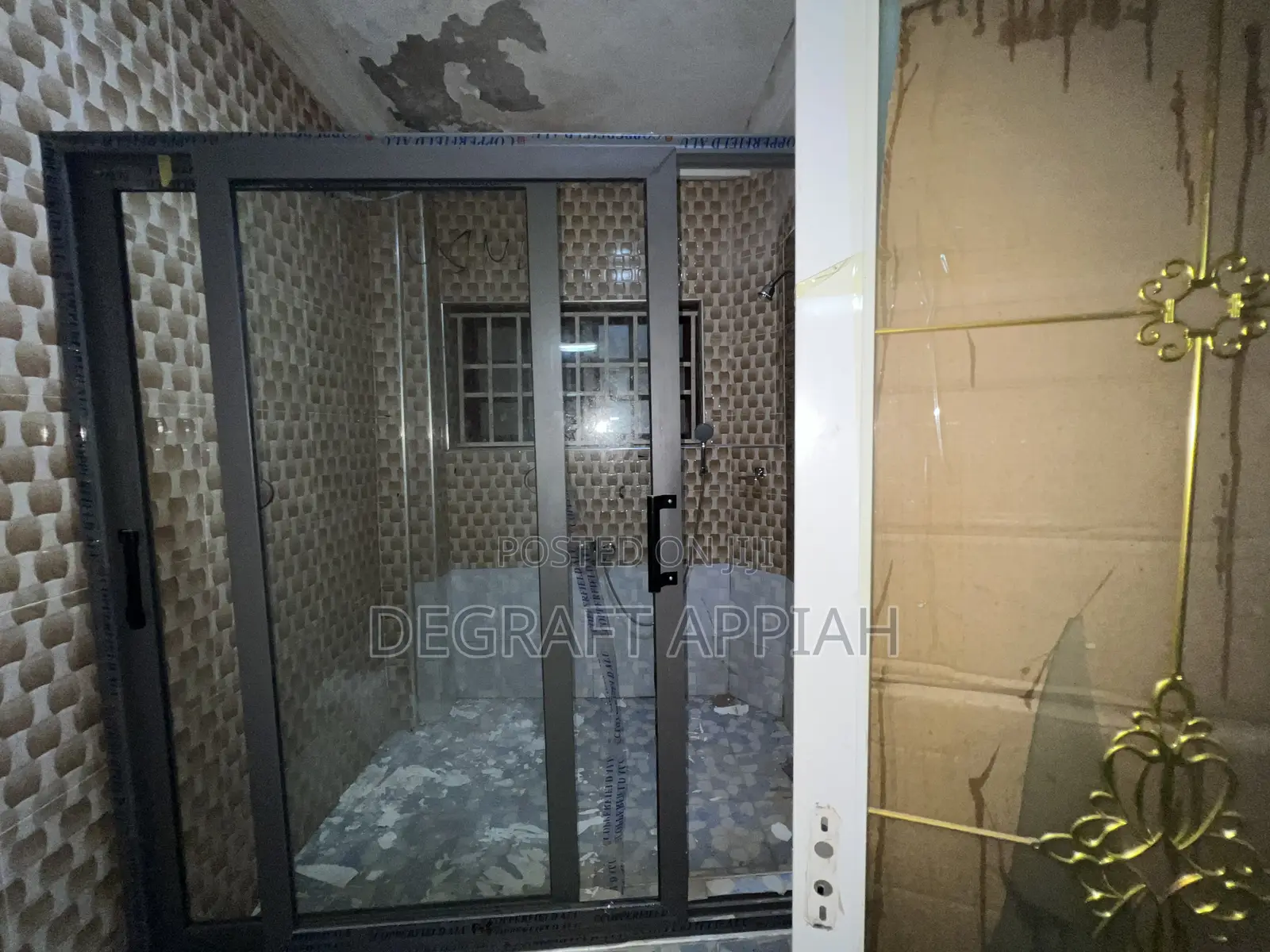 8bdrm Apartment in Kronum, Kumasi Metropolitan for sale