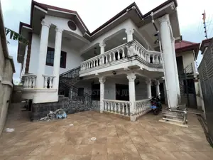 8bdrm Apartment in Kronum, Kumasi Metropolitan for sale