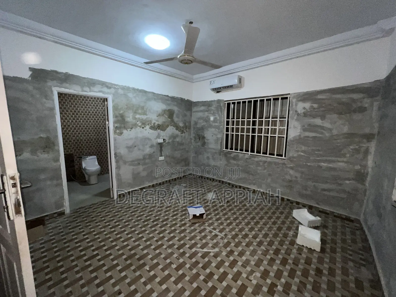 8bdrm Apartment in Kronum, Kumasi Metropolitan for sale