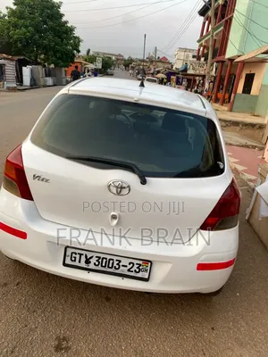 Toyota Vitz 1.3 AWD 5dr 2010 White