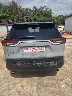 Toyota RAV4 XLE FWD 2024 Gray